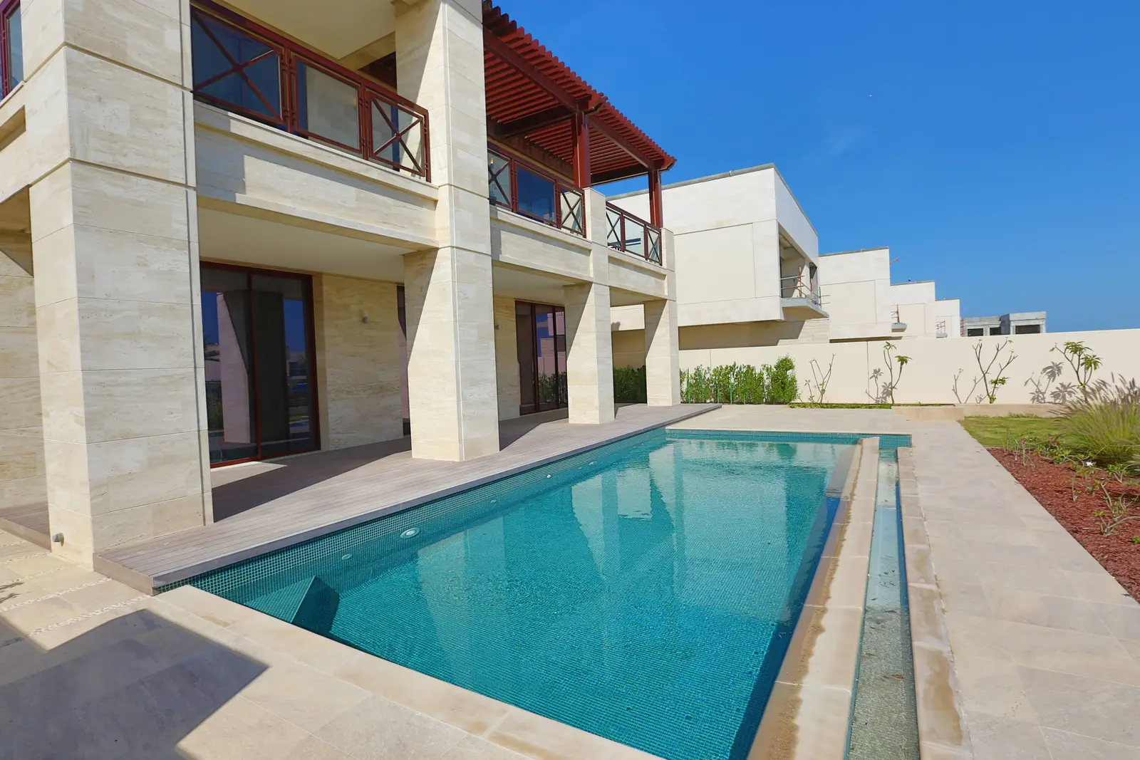 Stunning waterfront property exterior view in Hidd Al Saadiyat