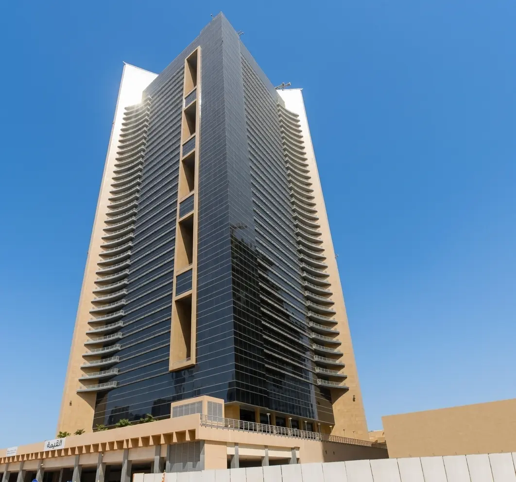 Outdoor swimming pool deck and sun lounge facility on the podium deck at Sky Gardens DIFC