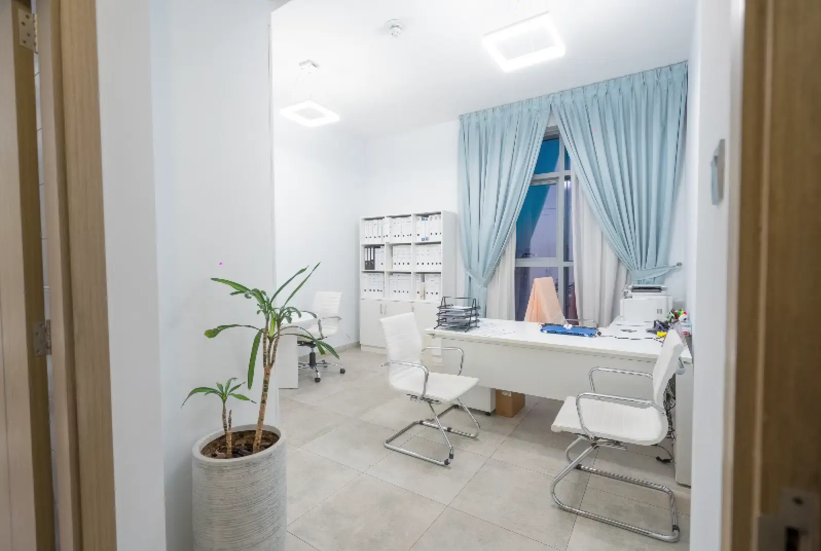 Paradise View 1 in Majan by Blanco Thornton - Interior Image 1