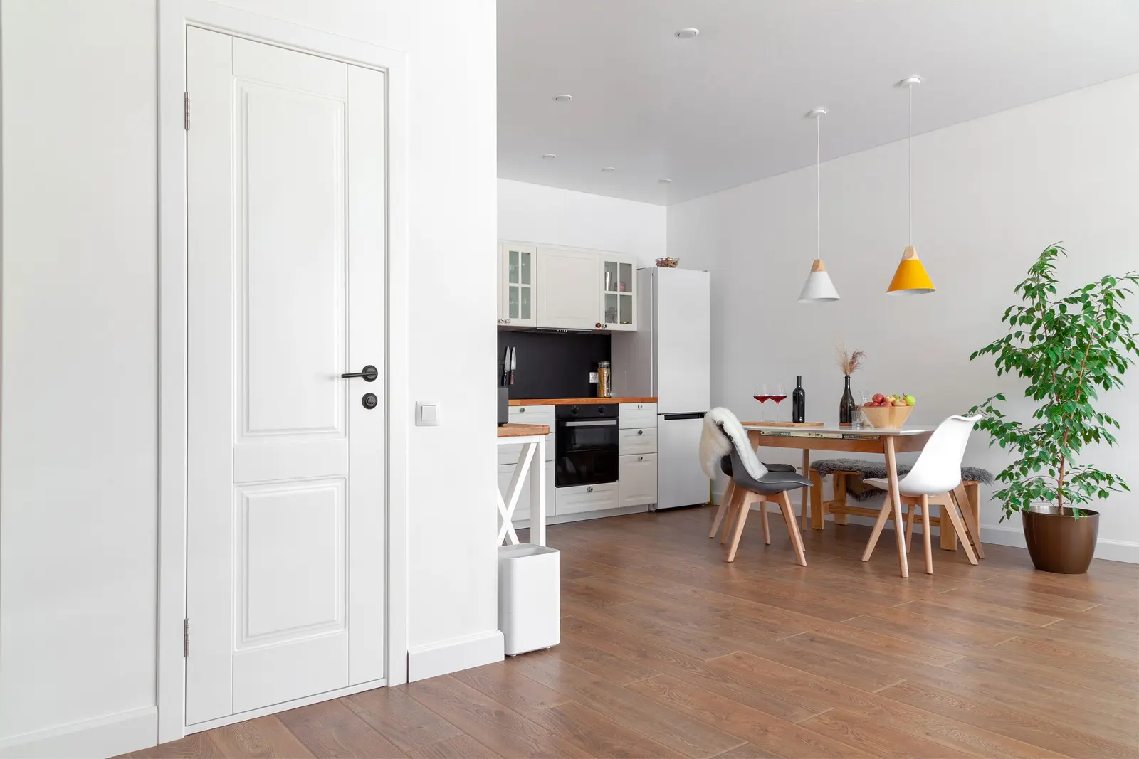 Lucky Royale Residence in Jumeirah Village Circle (JVC) by Lucky Aeon - Interior Image 5