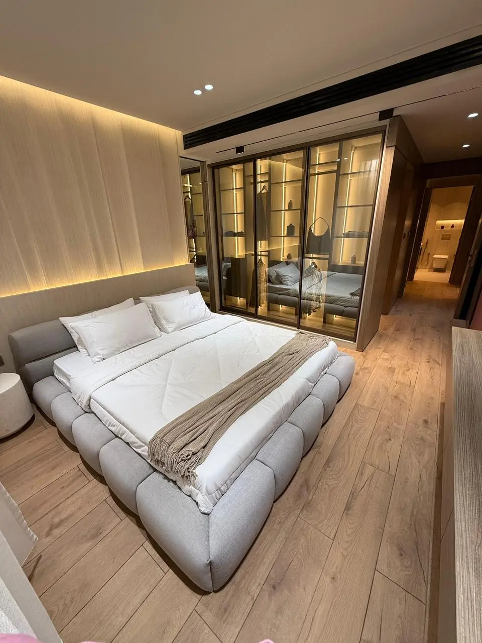 Peace Lagoons 2 in Dubai Land Residence by Peace Homes Development - Interior Image 3