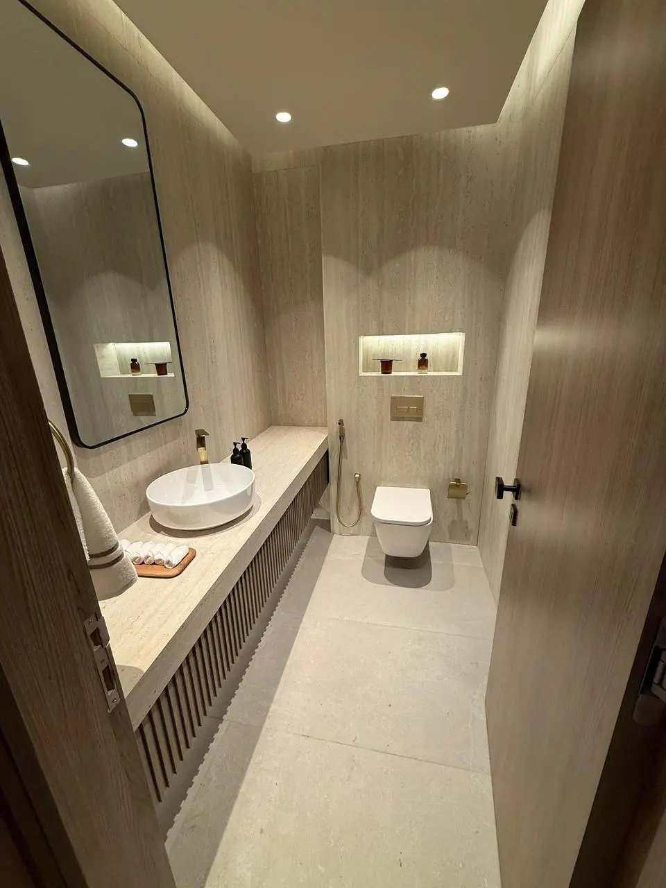 Peace Lagoons 2 in Dubai Land Residence by Peace Homes Development - Interior Image 7