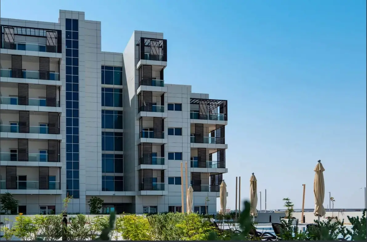 Leonardo Residences outdoor recreation area in Masdar City Abu Dhabi with landscaped spaces and modern amenities.jpg