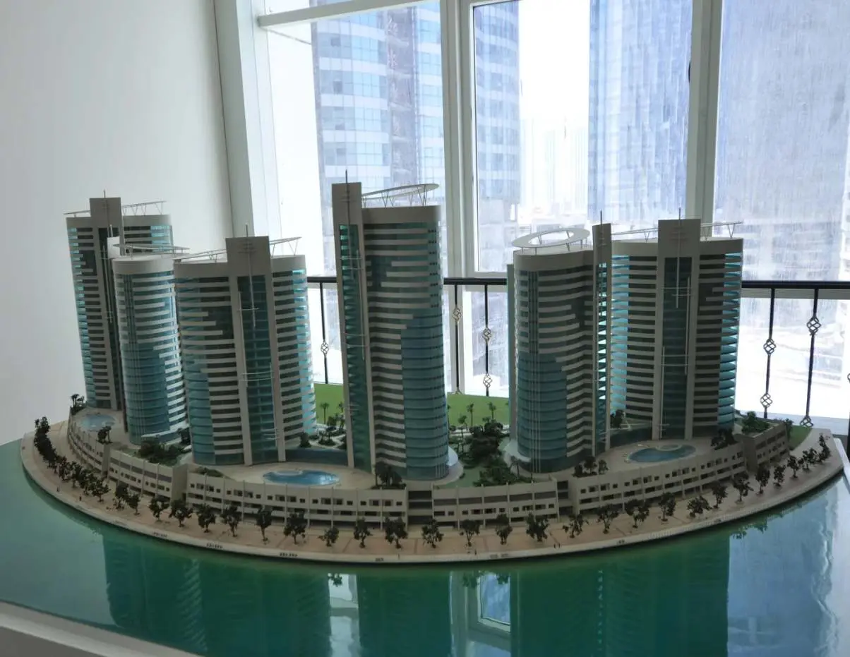 Hydra Avenue Al Reem Island master plan illustrating six residential towers, mixed use podium, landscaped spaces, retail outlets, and waterfront community layout in Abu Dhabi.
