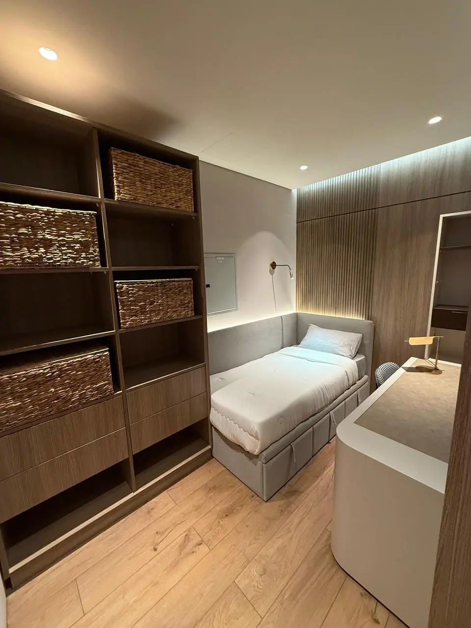 Peace Lagoons 2 in Dubai Land Residence Complex (DLRC) by Peace Homes Development - Interior Image 4