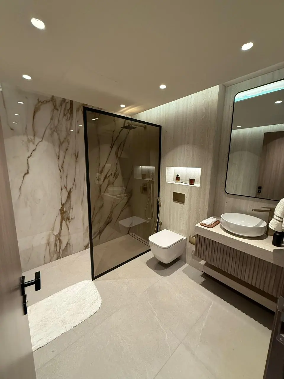 Peace Lagoons 2 in Dubai Land Residence Complex (DLRC) by Peace Homes Development - Interior Image 6