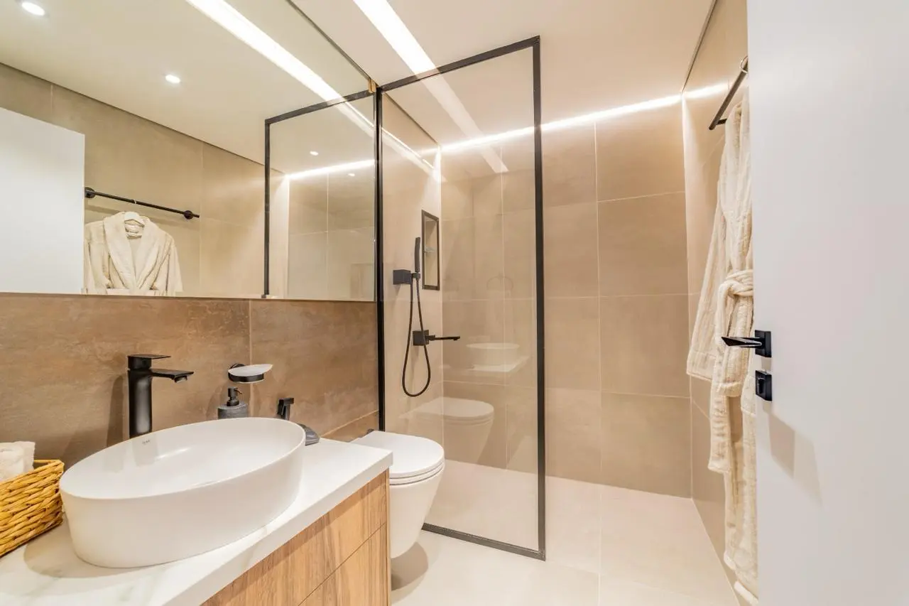 Lucky Royale Residence in Jumeirah Village Circle (JVC) by Lucky Aeon - Interior Image 3