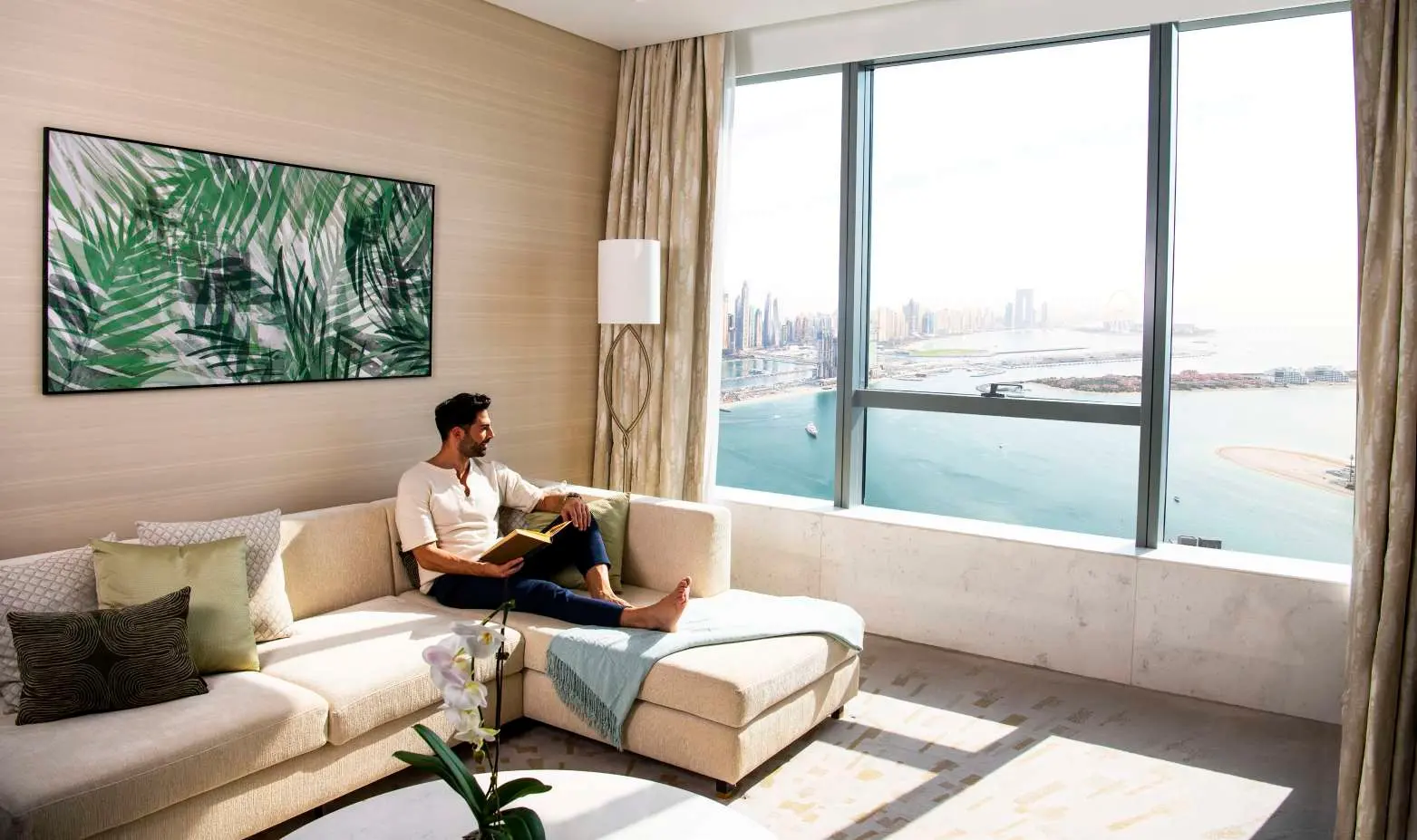 The Palm Tower in Palm Jumeirah by Nakheel - Interior Image 6