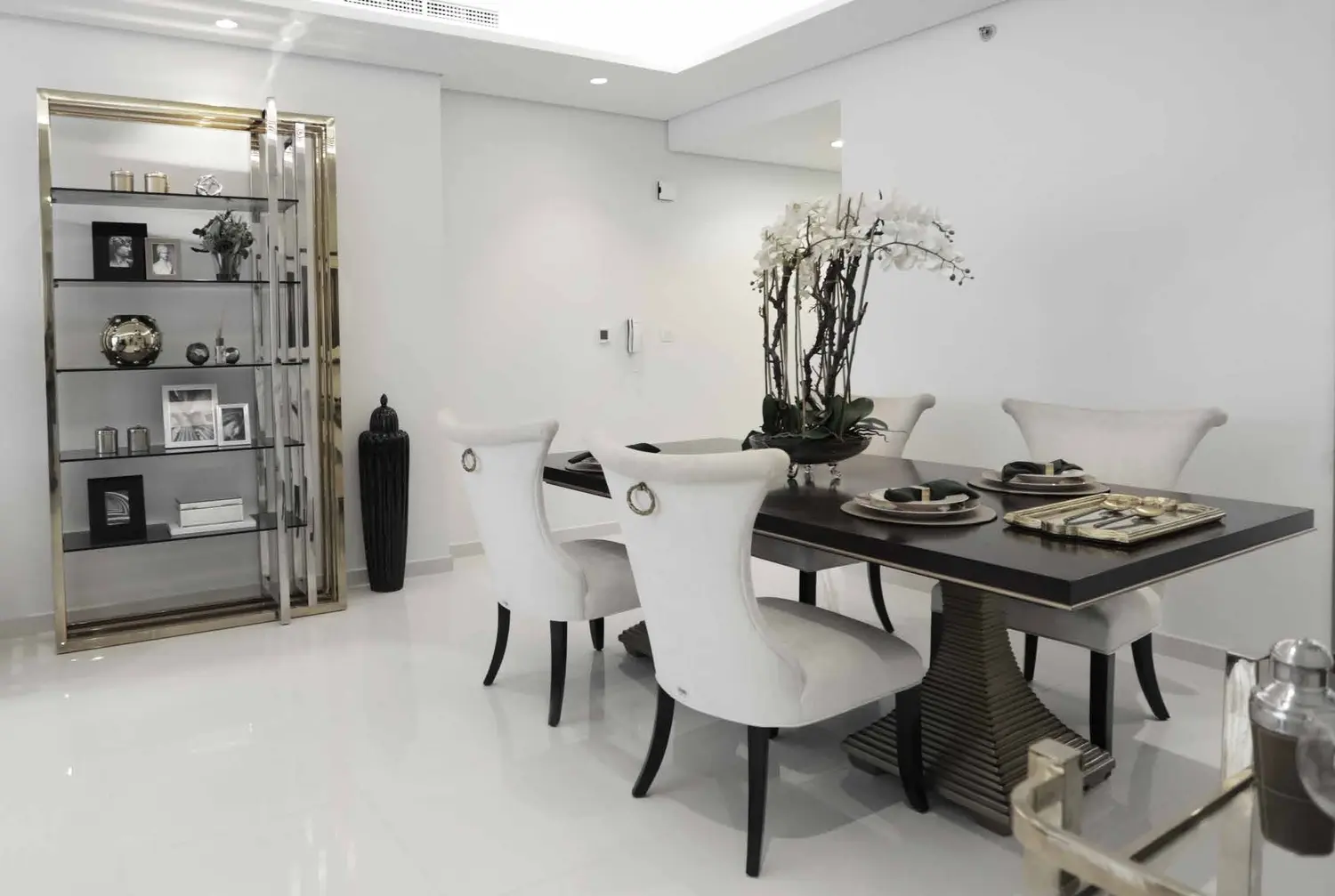 Paramount Tower Hotel And Residences in Business Bay by DAMAC - Interior Image 4